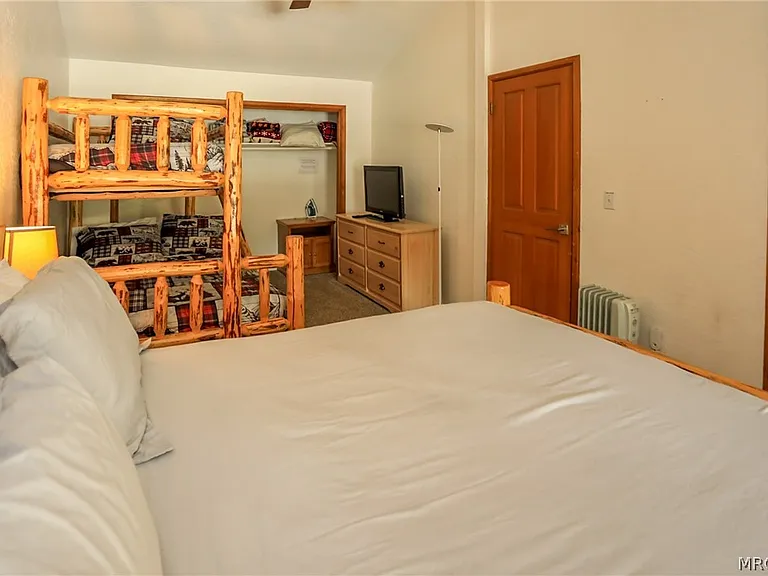 42638 Moonridge Rd — Photo 27