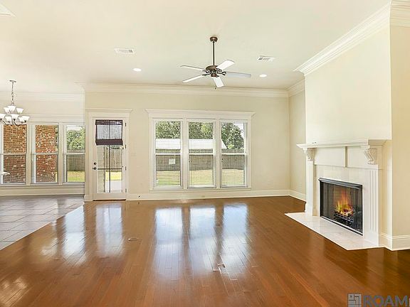 5th image of 4928 Lura Ln