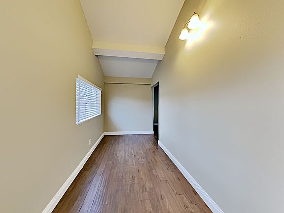 5th image of 1309 W 59th St