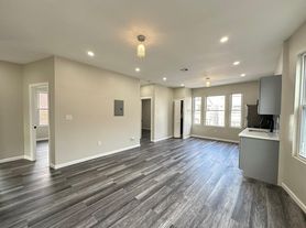 133 Stevens Ave, Jersey City, NJ