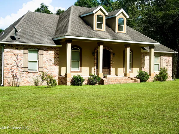 14254 Vidalia Rd, Pass Christian, MS 39571