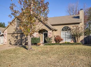 8903 E 100th Pl, Tulsa, OK 74133