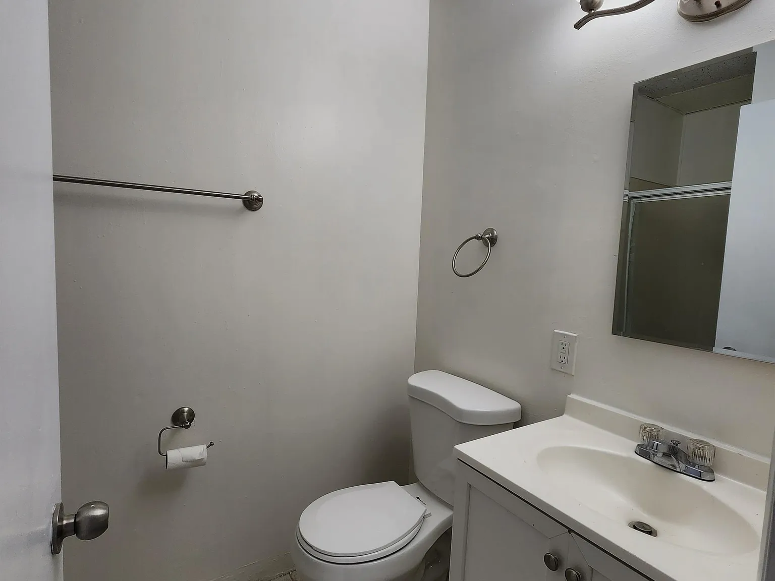 6109 Jackson St West New York (Rent Control) - 2F — Photo 2