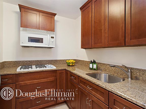 4th image of 363 E 76th St APT 21J