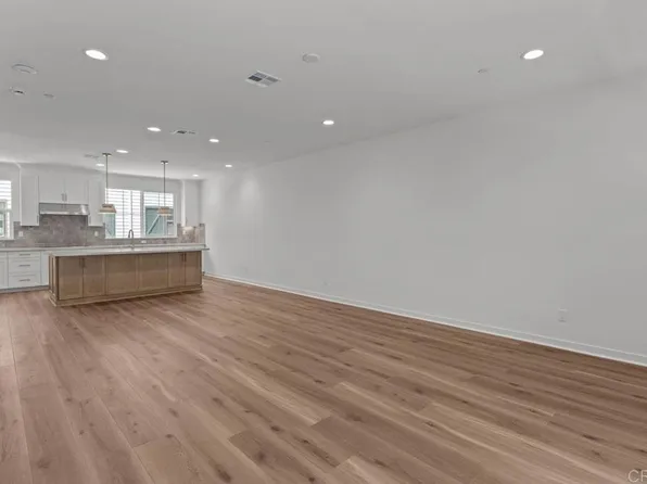 2536 Elderberry Ln, Carlsbad, CA 92008