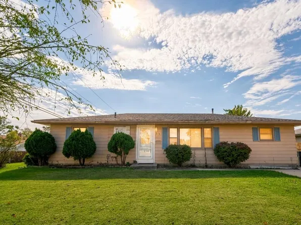 815 W 39th Ave, Hobart, IN 46342