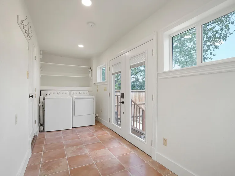 4370 Winona Ct — Photo 16