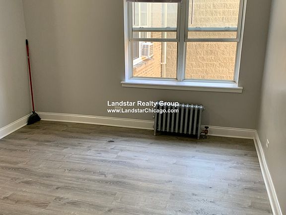3rd image of 4756 N Maplewood Ave APT 108