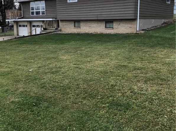 126 Greenview Dr, Cadiz, OH 43907