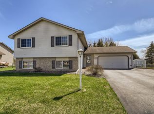 1994 134th Ln NW, Andover, MN 55304