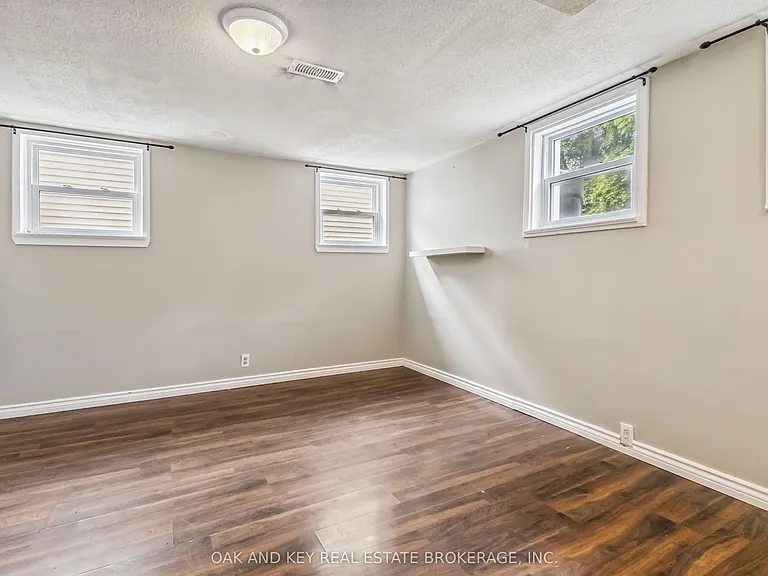 487 Burbrook Pl — Photo 23