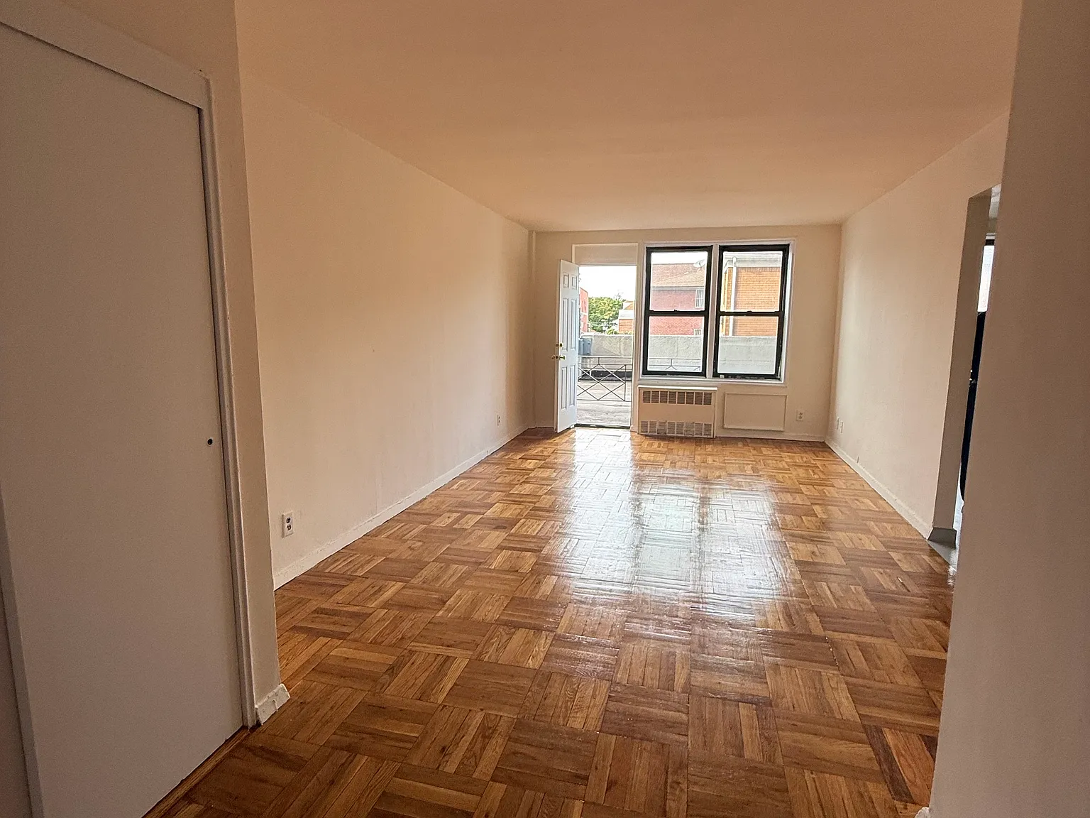 Studio, 500 sqft, $1,800 — Photo 2