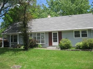 6710 Dahlia Ln, Greendale, WI 53129