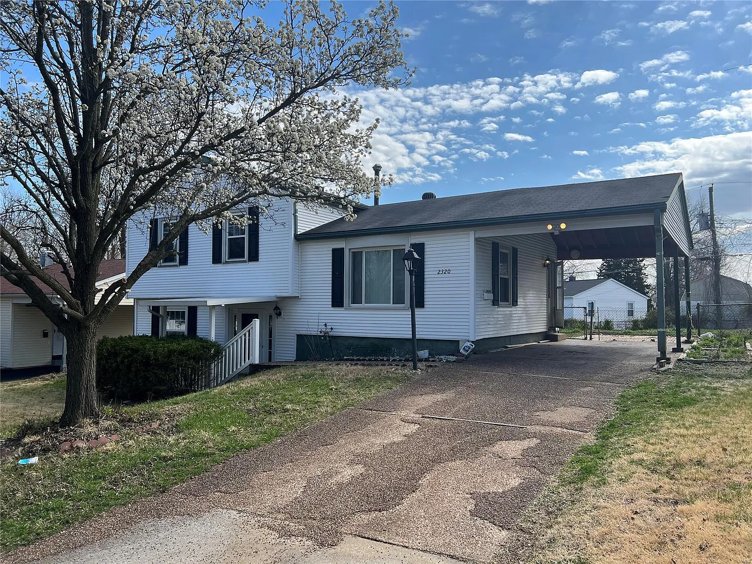 2320 Mullanphy Ln photo 1
