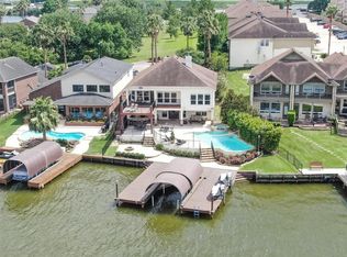 1 Villas Ways Dr, Montgomery, TX 77356
