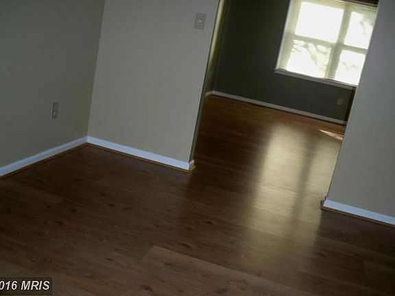 5th image of 111 Everette Pl