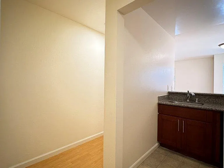 1555 Oxford Street — Photo 12