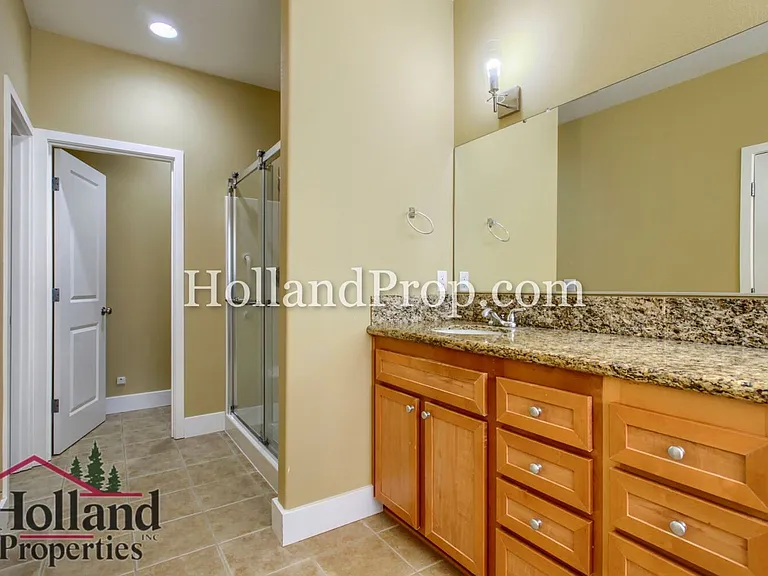 4859 SE Vintage Pl — Photo 14