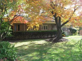404 Wood Dr, Pittsburgh, PA