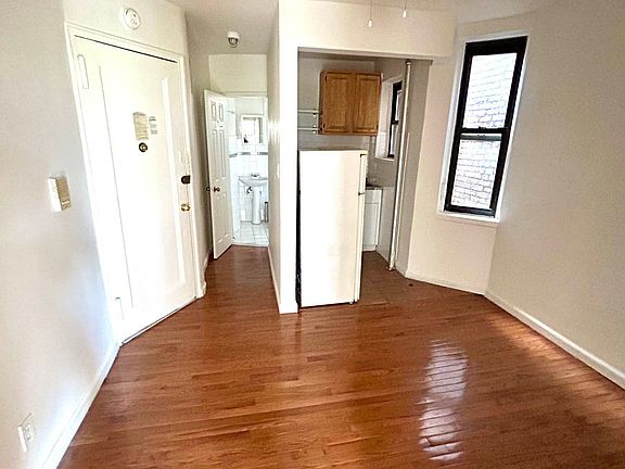 3rd image of 47 Orchard St #5A