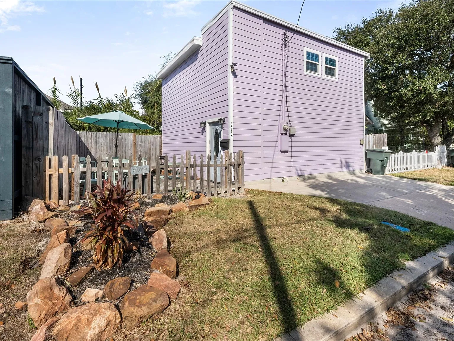 2 bed, 1.5 bath, 1171 sqft, $1,600 — Photo 4