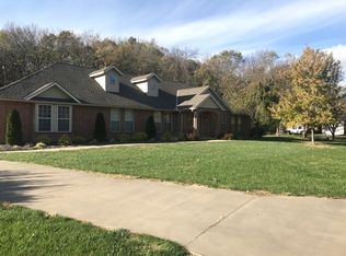 3040 S Bradford Ln, Blue Springs, MO 64015