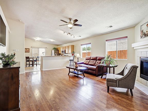 4th image of 10919 Serpentine Ct NW