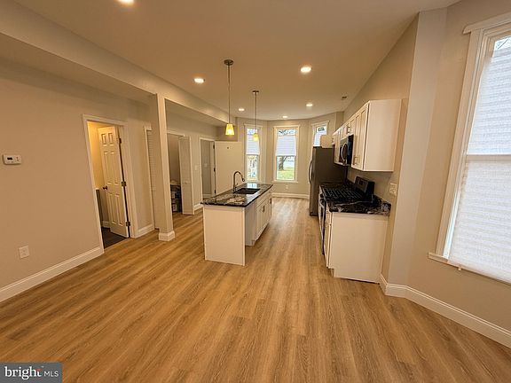 5th image of 3 E Overlea Ave APT 2