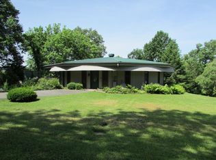 857 Summer Sound Rd, Piney Flats, TN 37686