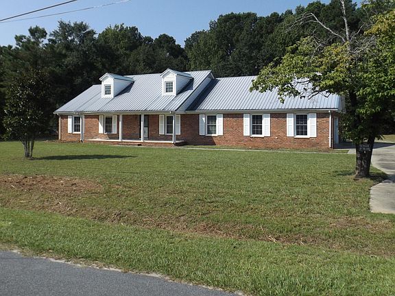 2nd image of 301 Brunson St