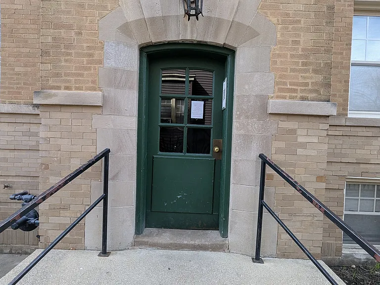 1625 W Greenleaf Ave #1B — Photo 1