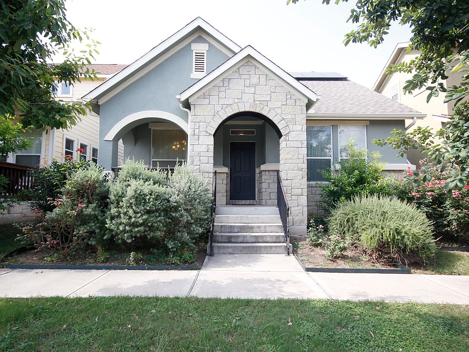 Gorgeous curb appeal