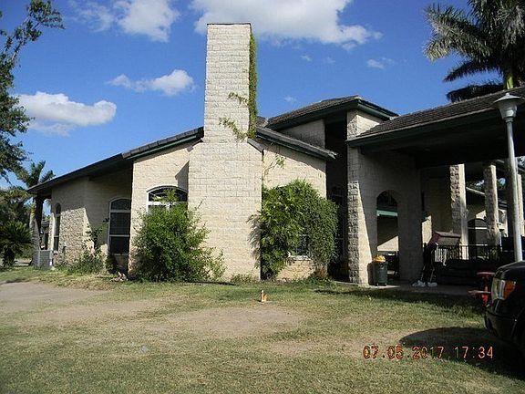4th image of 1320 S Westgate Dr