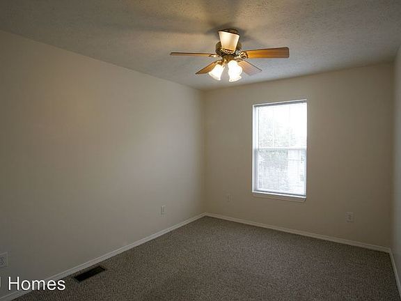 5th image of 320 E 10th St #320
