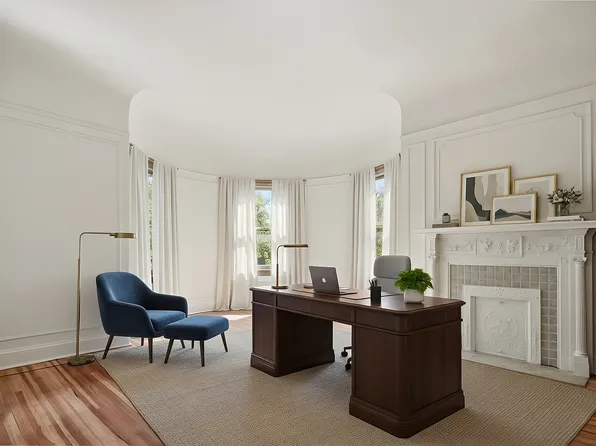 1901 Avenue H image 8 of 11