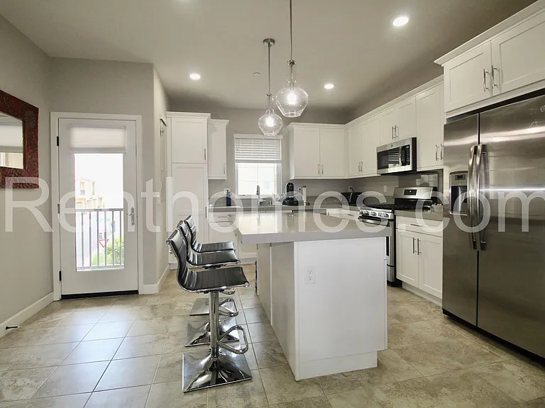 11007 Evelyn Way — Photo 7