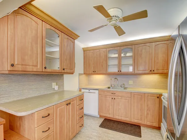 94 Somerset E, West Palm Beach, FL 33417