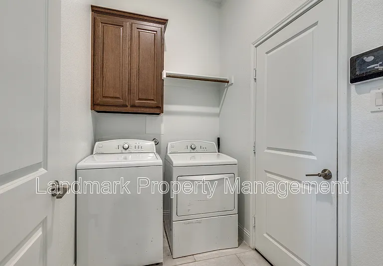 672 Harris Ridge Dr — Photo 18
