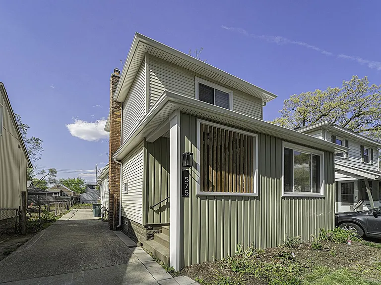 575 E Drayton St — Photo 2