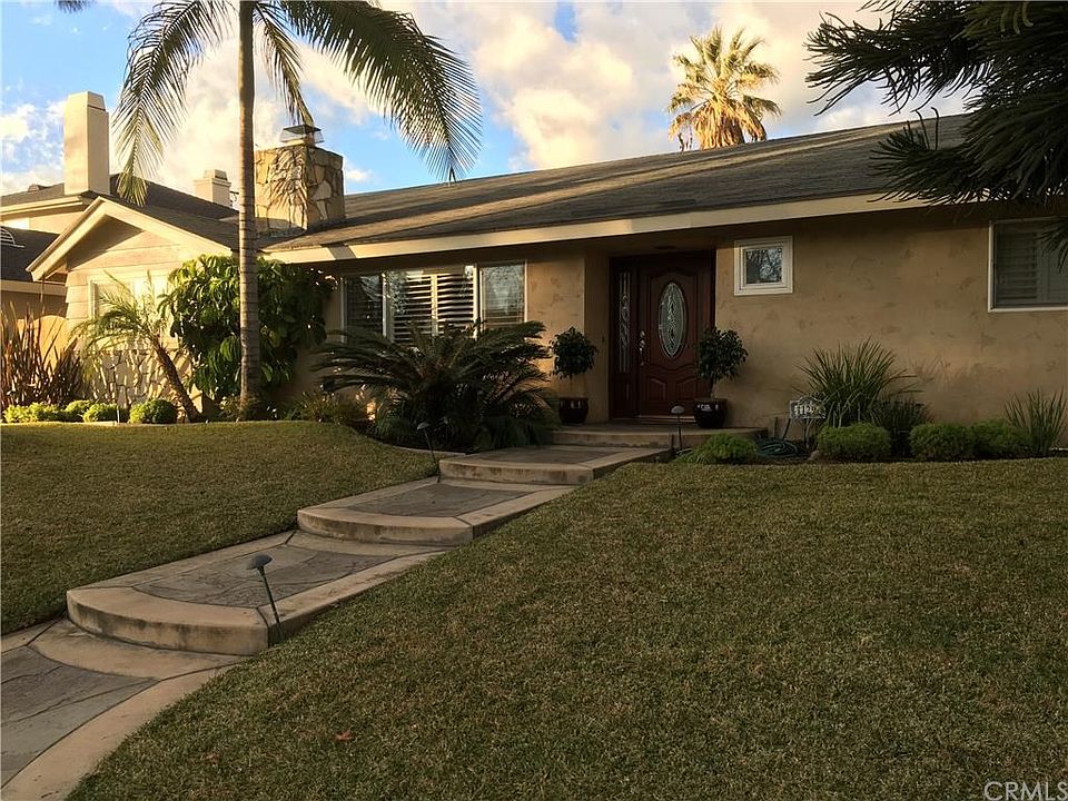 1st image of 1129 Carmelita Cir
