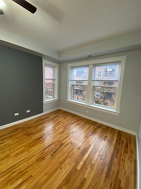 5th image of 7456 N Greenview Ave APT 2A