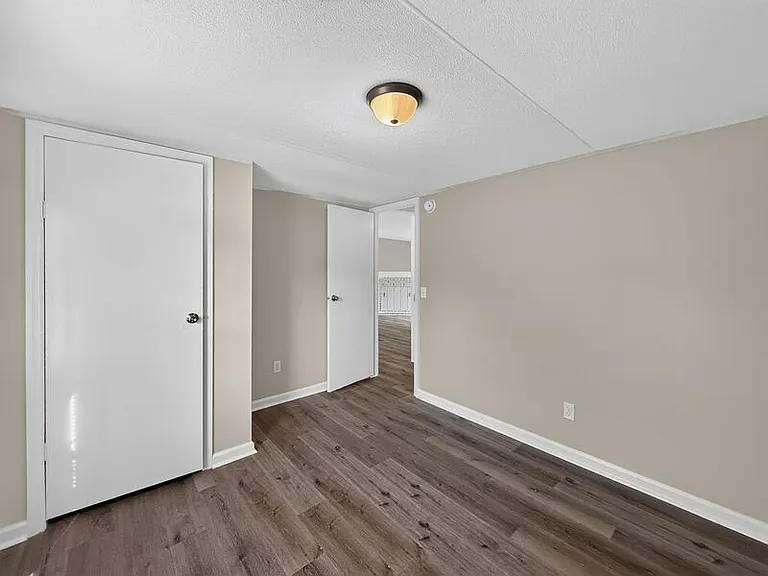 9009 Dorchester Ln — Photo 13