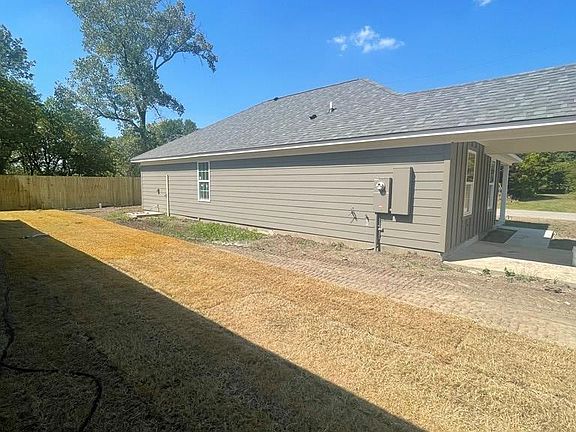 4th image of 307 Chestnut Dr