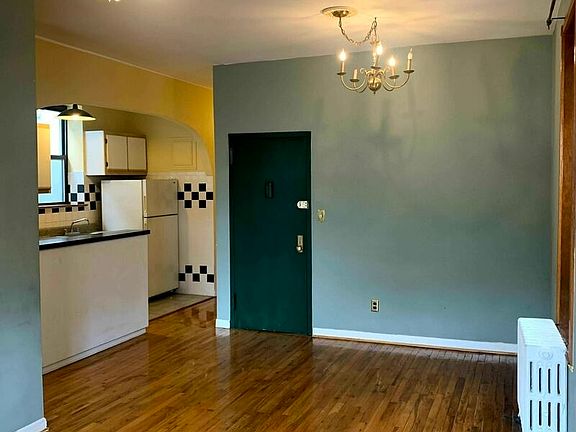 2nd image of 991 Amsterdam Ave APT 8