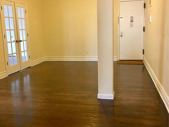 4th image of 4760 39th Pl APT 4C