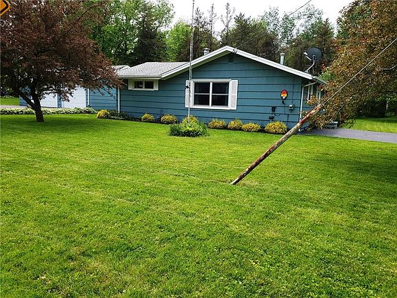 3rd image of 12813 Cayuga Dr