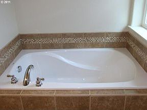 4th image of 3007 NE 161st Ave
