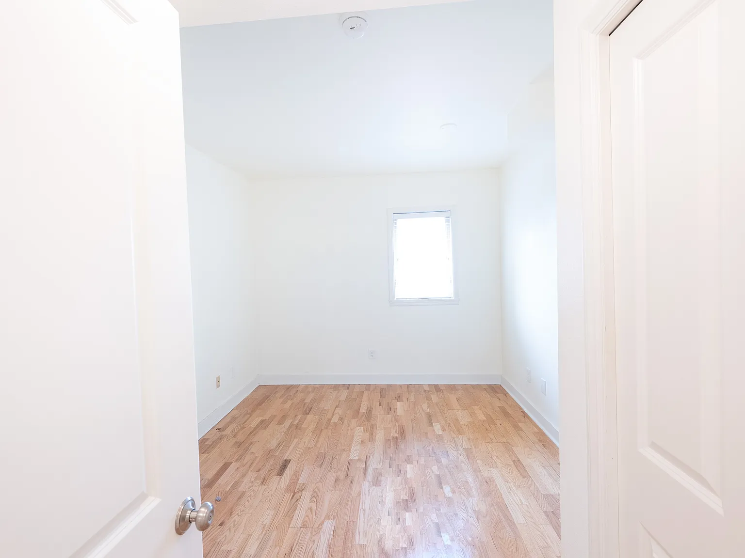 2203 Yale Ave E — Photo 4