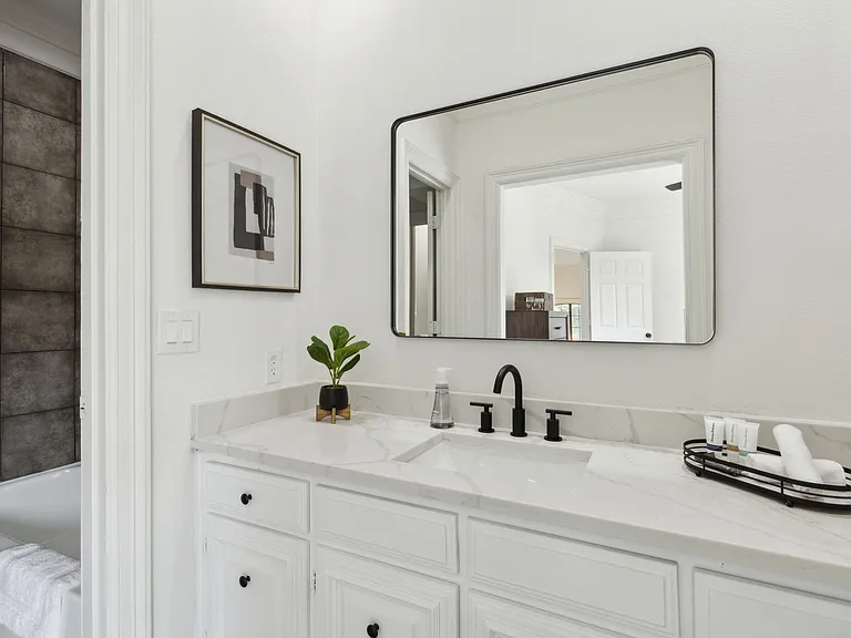 7001 Marchman Way — Photo 31
