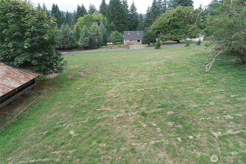 4th image of 230 Wilkinson Road